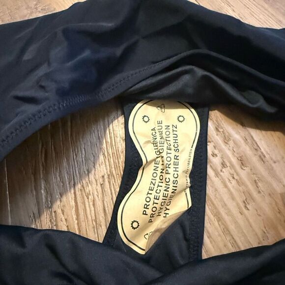 black one shoulder with slit bikini high waisted size - Picture 3 of 6